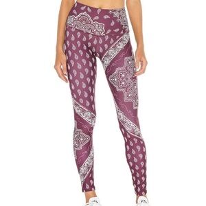 SPLITS 59 Ava High Waist Techflex 7/8 Legging in Burgundy Bandana - Large